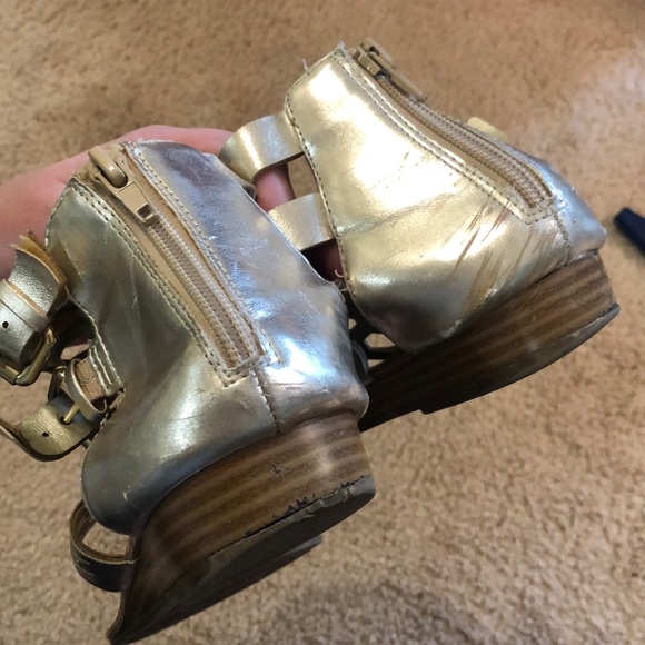 gold sandals - Picture 10 of 14